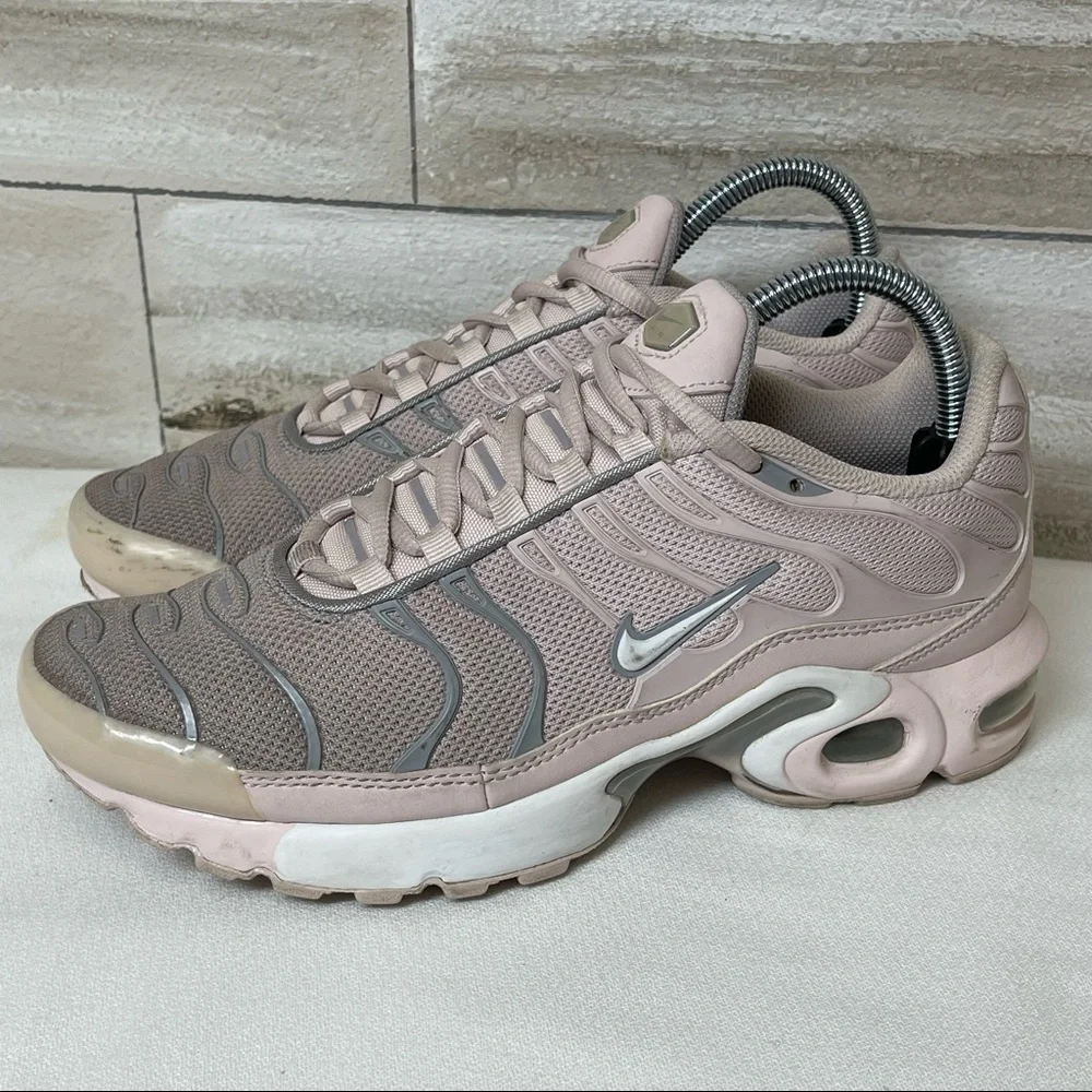 Nike Air Max Plus Barely Rose Runners Pink White Size 6.5y 718071-600